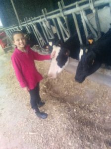 Mélina avec marionnette #OPperreault Mélina avec marionnette #OPperreault